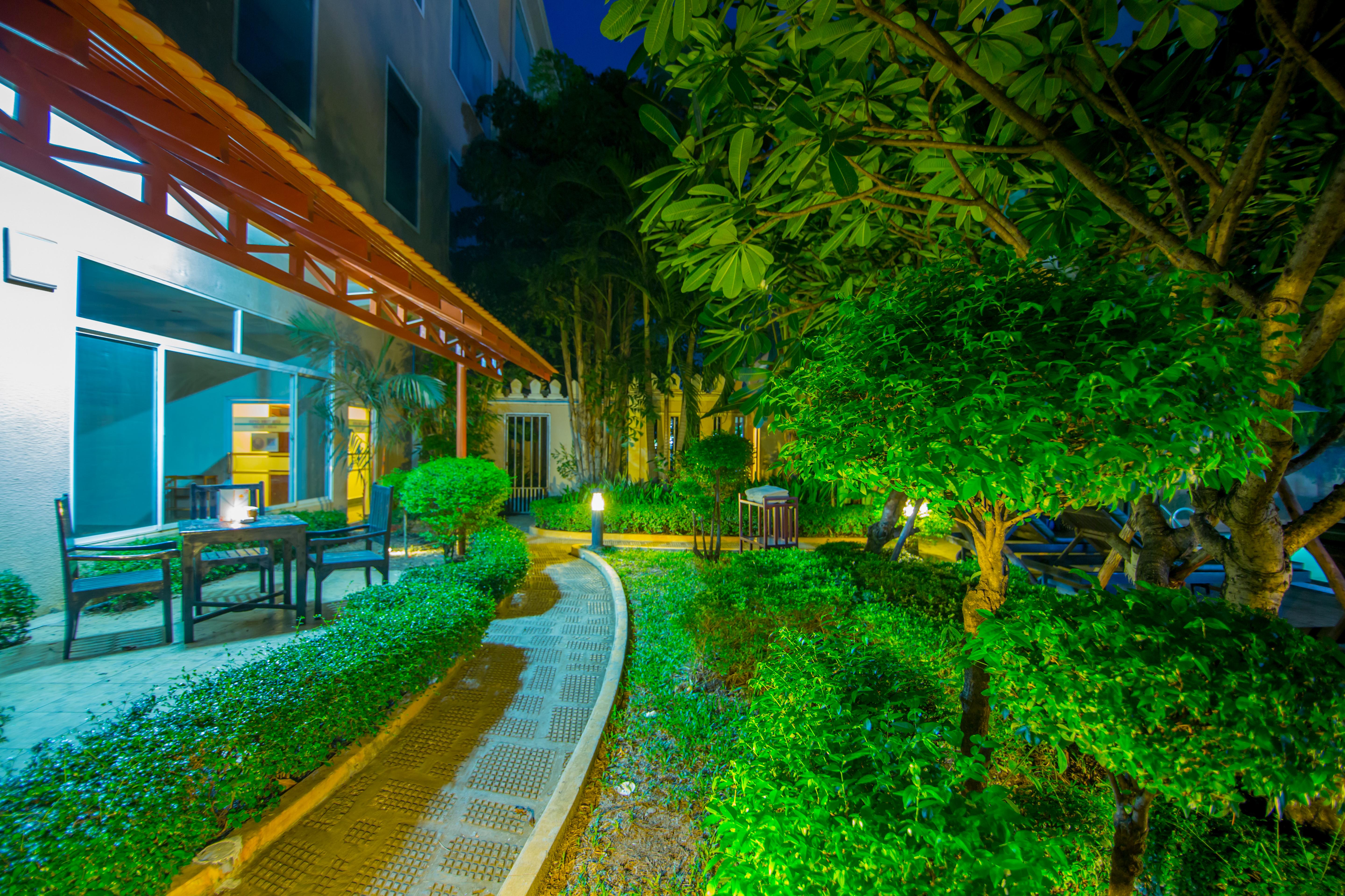 Starry Angkor Hotel Сіємреап Екстер'єр фото